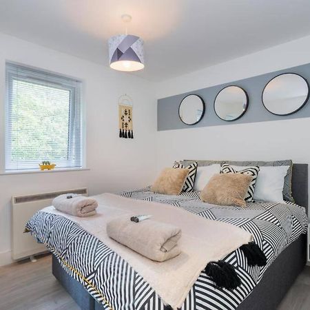Forest View Apartment- Private Balcony Southampton Eksteriør bilde