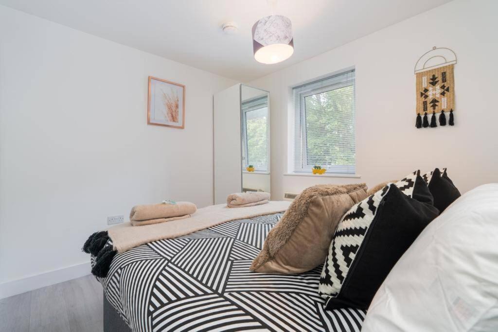 Forest View Apartment- Private Balcony Southampton Eksteriør bilde